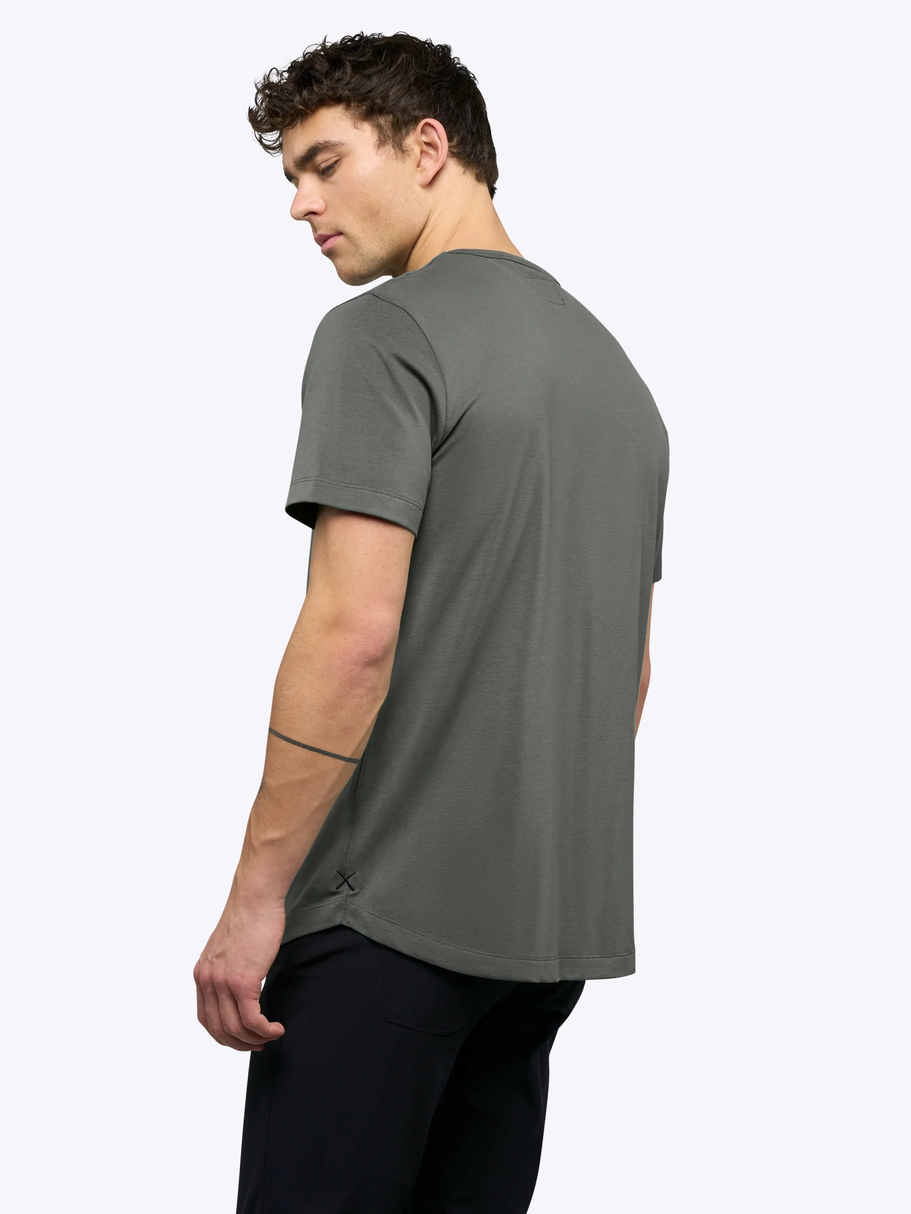 AO Curve-Hem Tee | Castor Grey Signature-Fit PYCA Pro® - Image 3