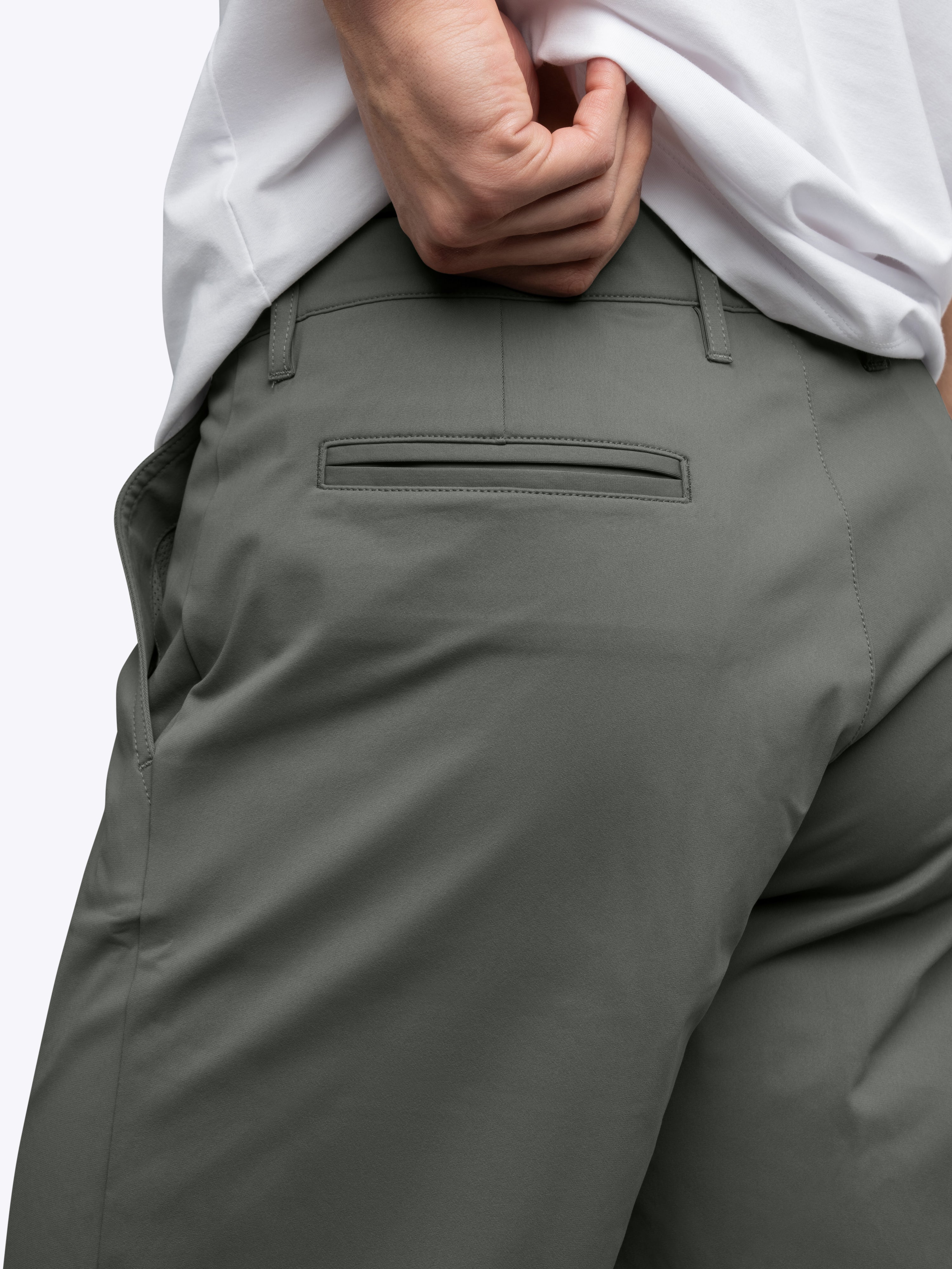 AO Short | Castor Grey Classic-fit Versaknit® - Image 6