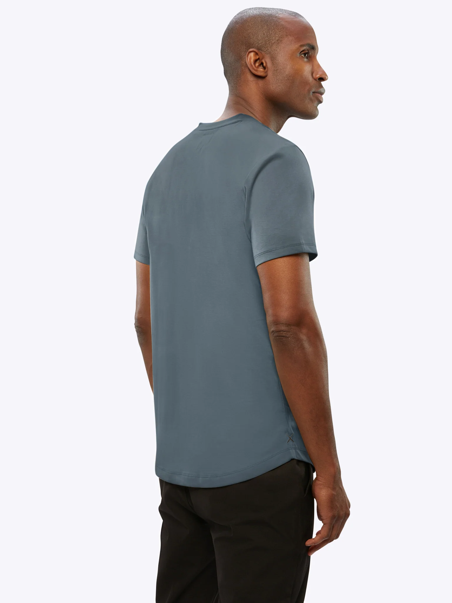 AO V-Neck Curve-Hem Tee | Ocean Storm Signature-fit PYCA Pro® - Image 3