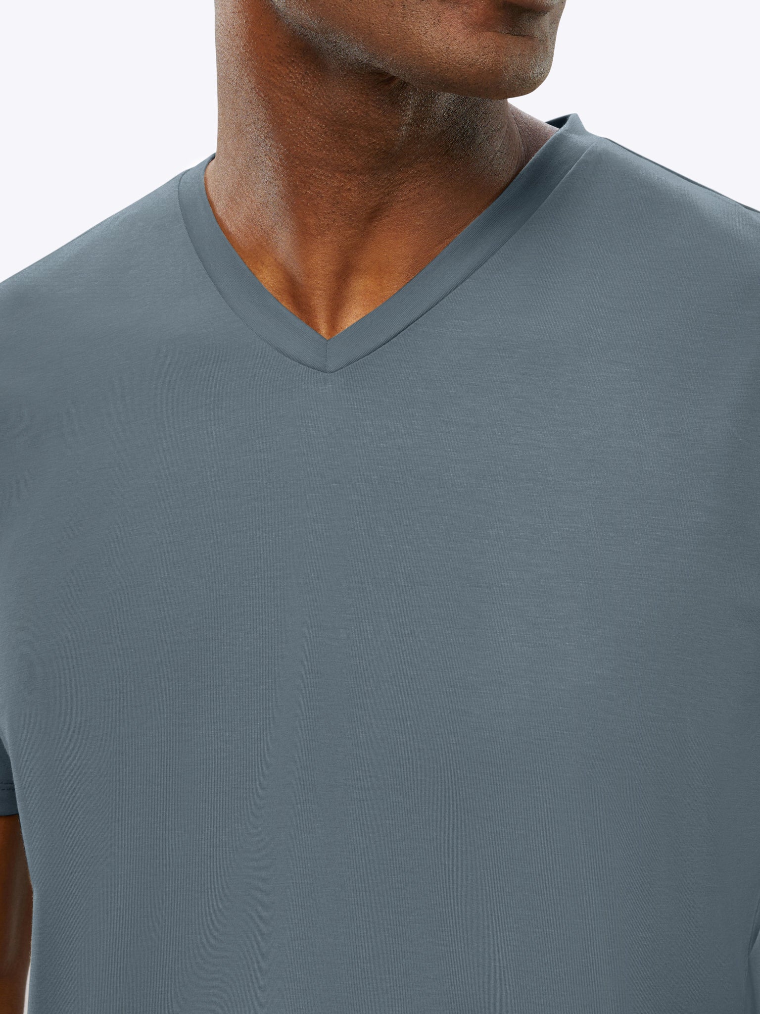AO V-Neck Curve-Hem Tee | Ocean Storm Signature-fit PYCA Pro® - Image 5