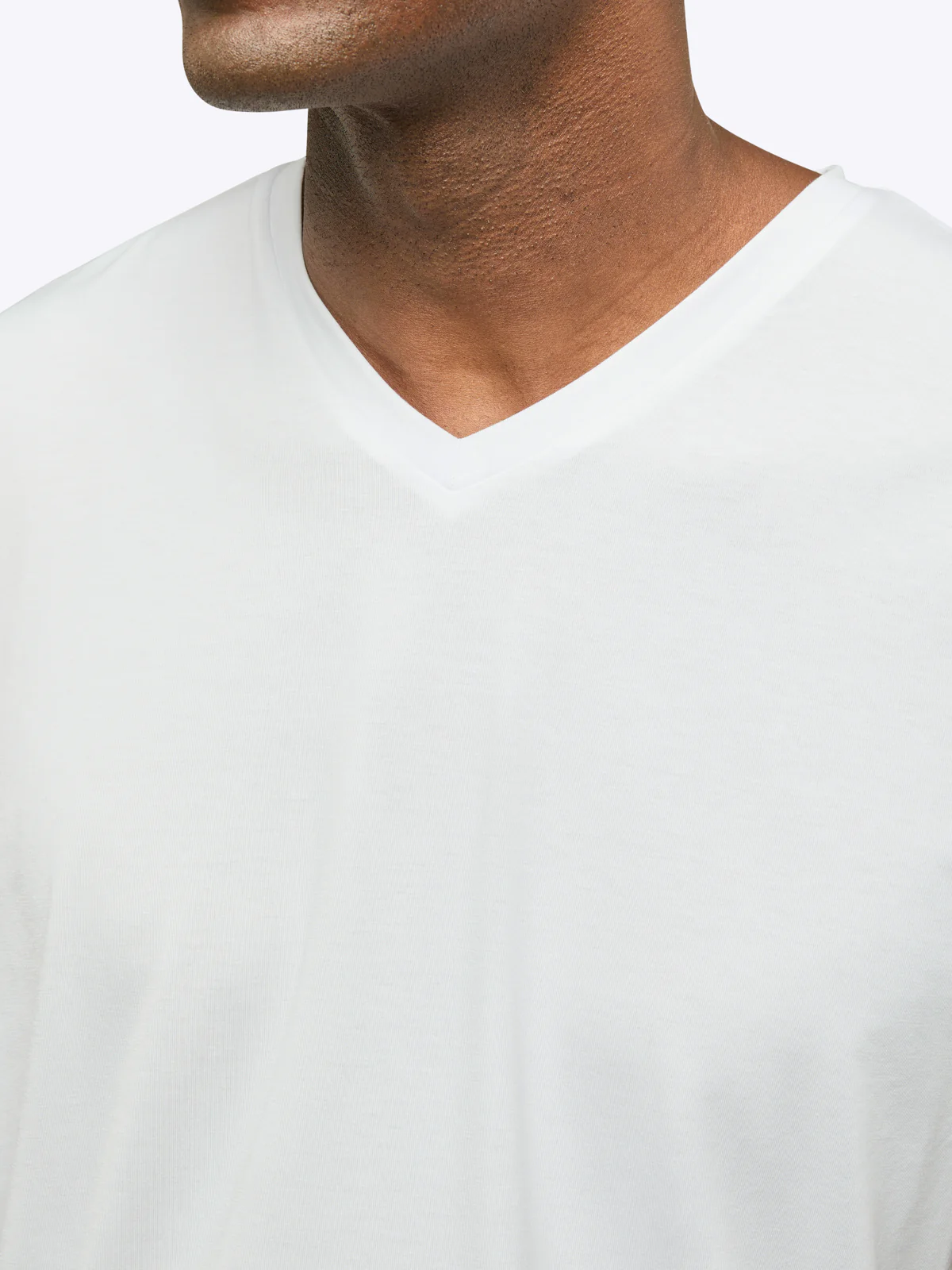 AO V-Neck Curve-Hem Tee | White Signature-fit PYCA Pro® - Image 6
